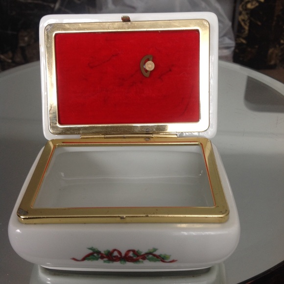 Heritage house music porcelain trinket box - Picture 4 of 5